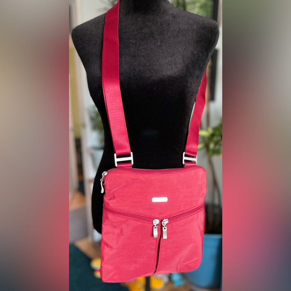 Horizon Crossbody Cranberry Color